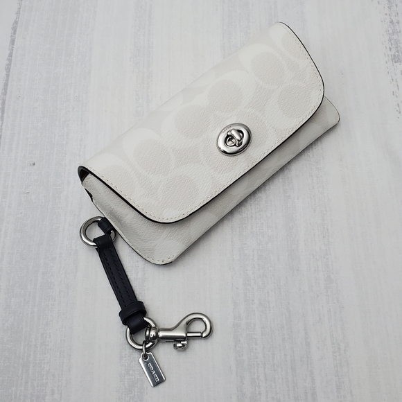 COACH Sunglasses Case In Signature Canvas White - Picture 1 of 12